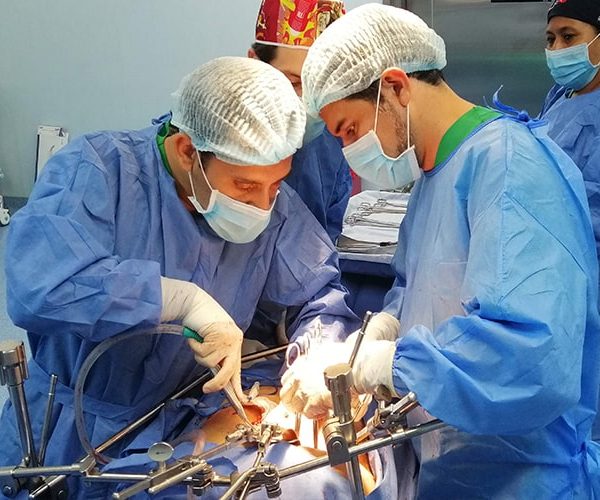Cirujano-General-Guayaquil-Dr-Ricardo-Garcia-Cirujano-Clinica-Kennedy