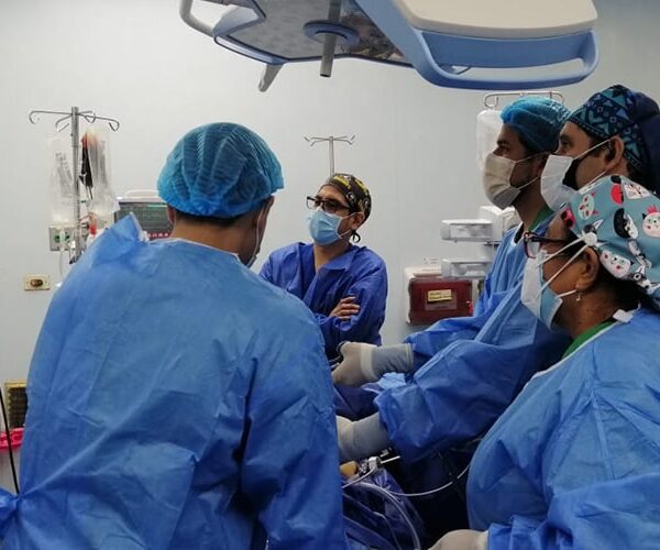 Cirujano-General-Guayaquil-Dr-Ricardo-Garcia-Cirujano-Clinica-Kennedy